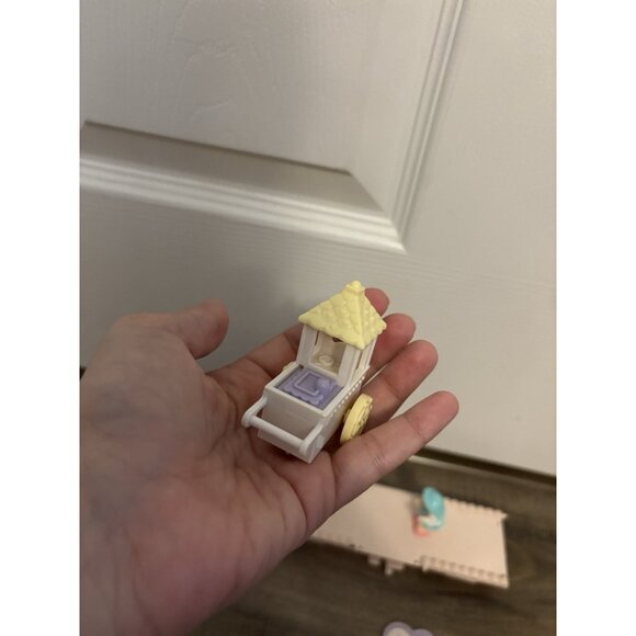 Vintage 1988 Fisher Price #5209 Precious Places Wendy And Her Ice Cream Cart - Picture 4 of 6